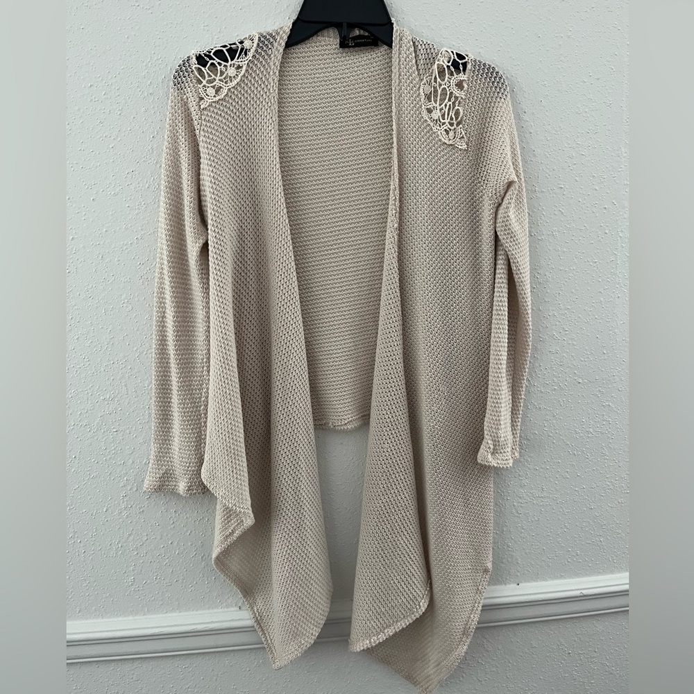 KLD Signature cardigan. Lace shoulders. Size small. Used—good condition